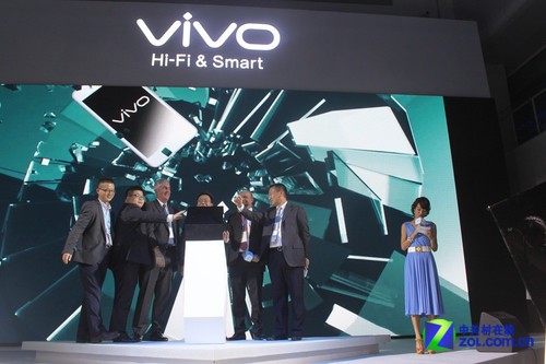 全球最薄智能 6.55mm超薄vivo X1现身