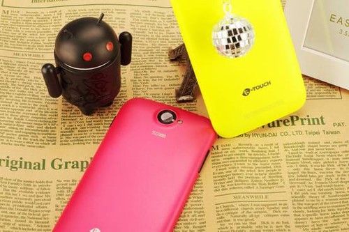 　5.0寸大屏幕+亮丽彩壳天语