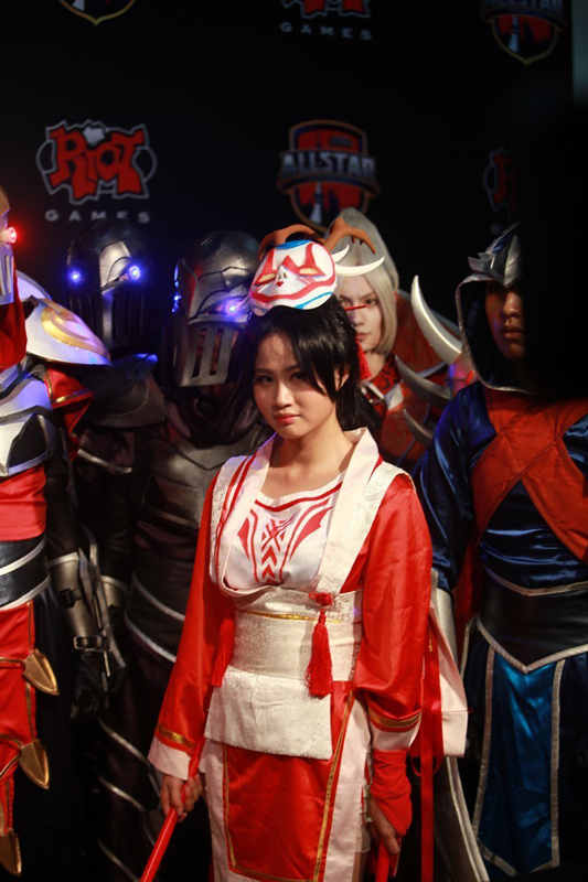 淄博信息港游戏频道-lol全明星赛现场cosplay精