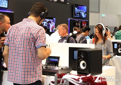IFA2013电子展 先锋携时尚DJ装备亮相