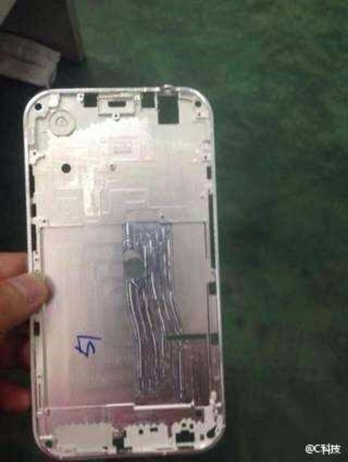 真心薄啊! 4.7英寸iPhone6真机图被曝光 