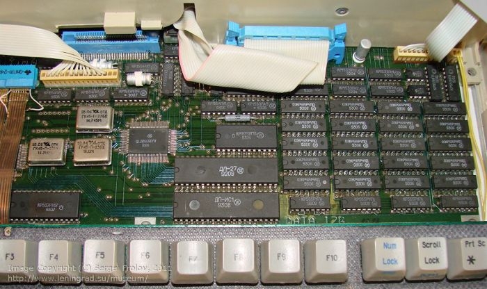 山寨也是生产力?苏联第一台笔记本电脑