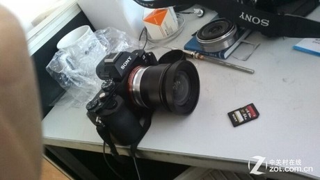 \/2.8哪个好】中一光学FE 21mm f\/2.8和索尼12