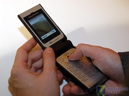 ���ᰮ���ţ�Sony Ericsson��W380cͼƬ���� ��45�� -ZOL�йش����ߵ�45��