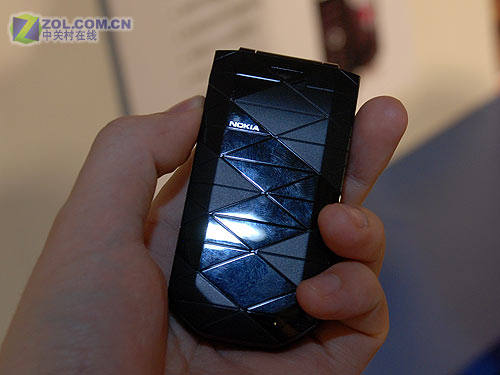 ŵ���ǣ�NOKIA��7070ʵ��ͼ ��1��