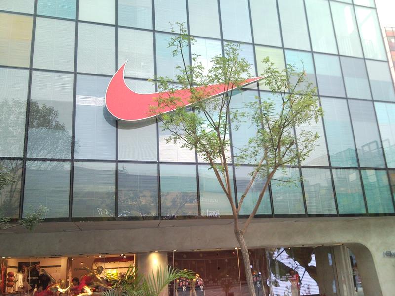 ���ܲ�ѷ��iPhone��ʯ ����Omnia������ͼƬ����,ͼ122-ZOL�йش����ߵ�122��