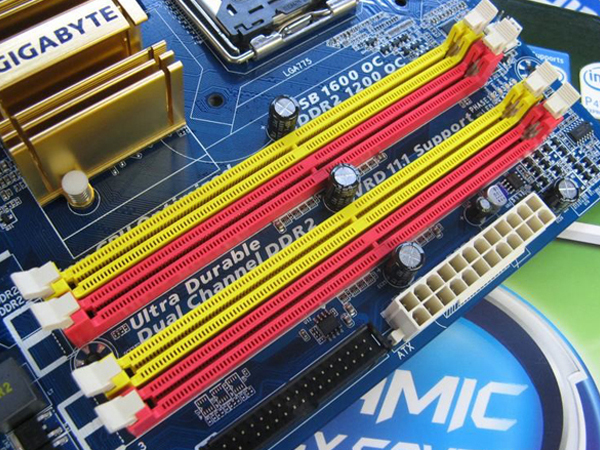���Σ�GIGABYTE��GA-EP43-S3LͼƬ���� ��12�� -ZOL�йش����ߵ�12��