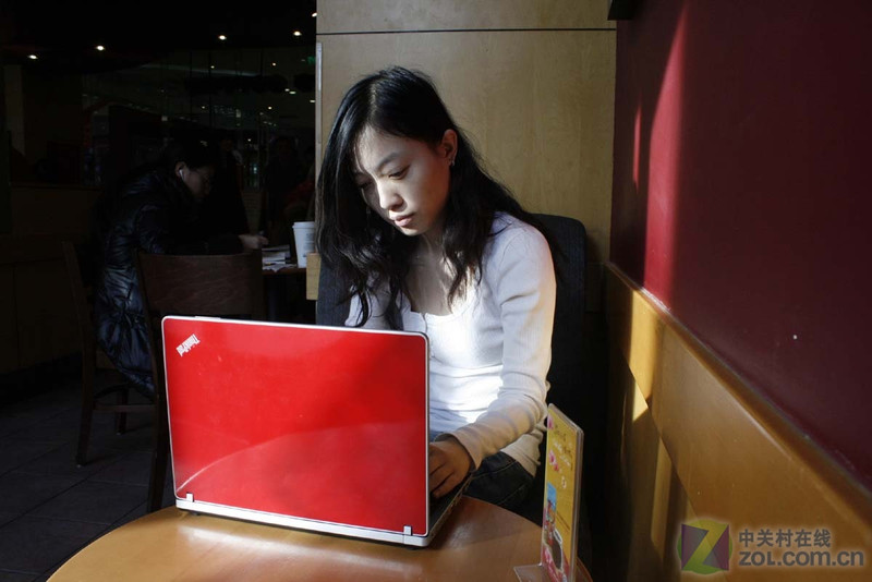 ���������� Ů������ThinkPad��С�챾��ͼƬ����,ͼ2-ZOL�йش����ߵ�2��