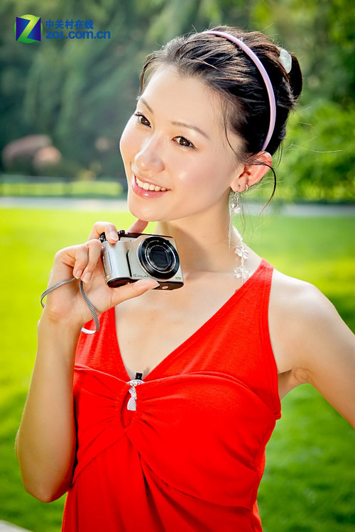 当美女遇到它 FH100与模特的亲密接触 