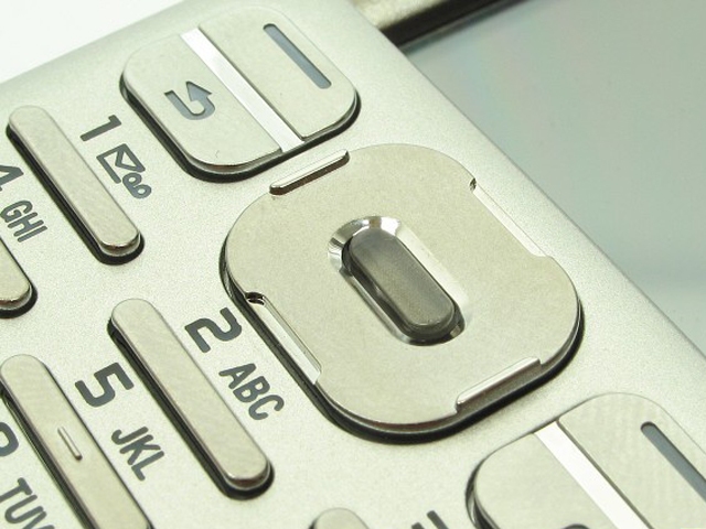 ���ᰮ���ţ�Sony Ericsson��P990iͼƬ���� ��64�� -ZOL�йش����ߵ�64��