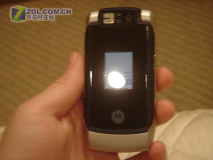淘汰RAZR V3x?摩托神秘翻盖3G新机曝光