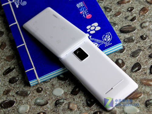 时尚&ldquo;i呼吸&rdquo; 唯美翻盖康佳K17真机图赏 