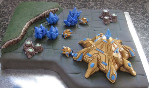 充满爱心的妻子为丈夫制作星际2神族蛋糕_星