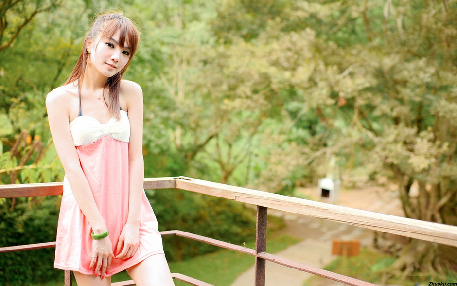 1440的高清晰壁纸美女加风景的静态美-第3页-游戏频道-ZOL中关村