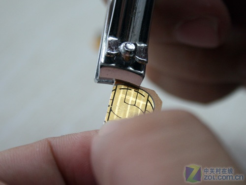 ��ȱ���"שͷ" iPhone 4������������ 