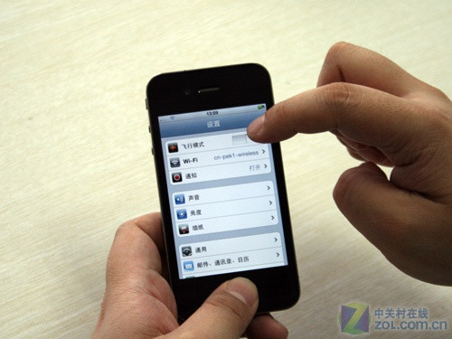 ��ȱ���"שͷ" iPhone 4������������ 
