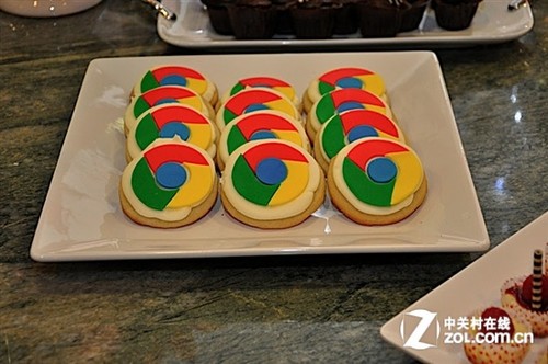 google员工新花样 chrome主题姜饼大餐_谷歌