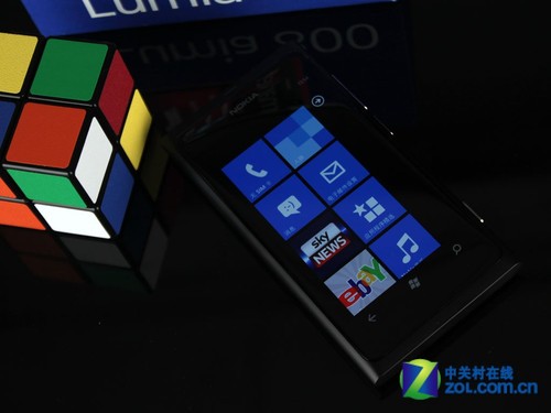 2011年最后一款旗舰 诺基亚Lumia 800评测 