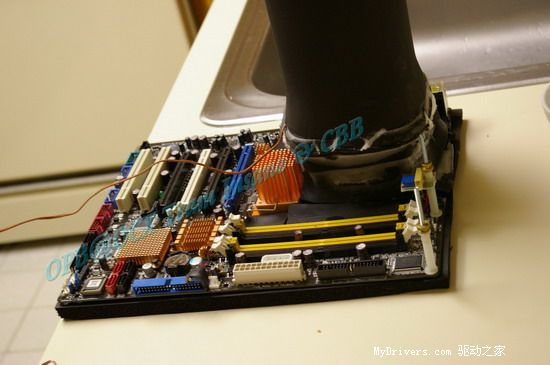 �������� ���2 X6800�ѳ�Խ5700MHzͼƬ����,ͼ3-ZOL�йش����ߵ�3��