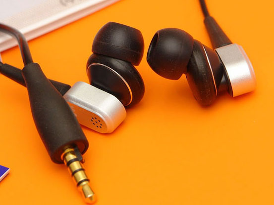 ��ɫͬ�� ������߶�MP3 ��ɫNW-S706FͼƬ����,ͼ15-ZOL�йش����ߵ�15��