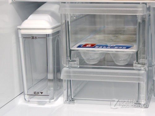 松下冰箱自动制冰坏了_华凌冰箱如何调节制冰_自动制冰冰箱