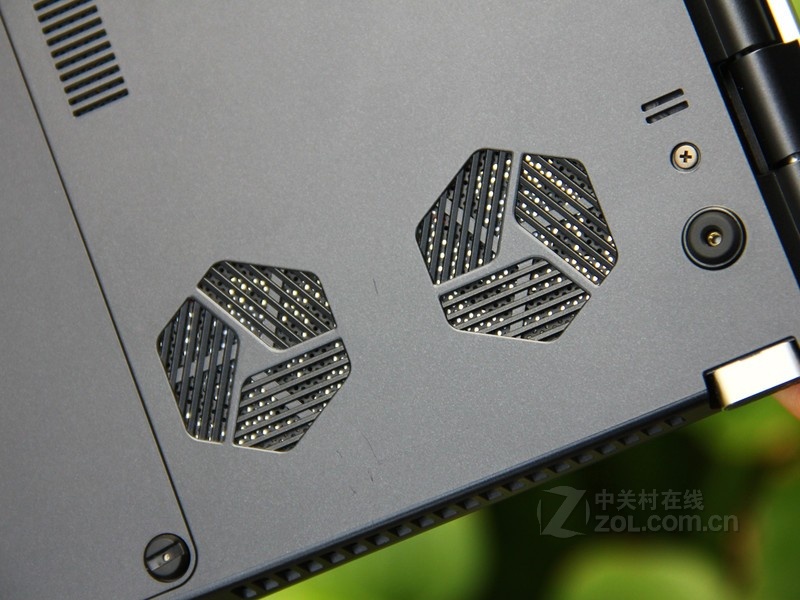 【美女效果图】索尼Z23黑色散热孔图片 图27