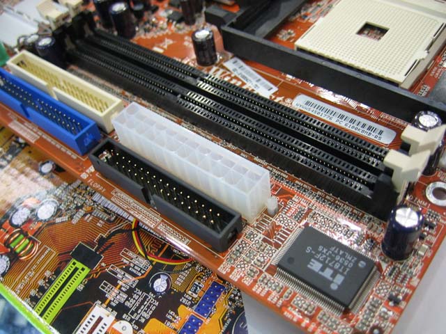 ��ʿ����Foxconn��6100K8MB-RSͼƬ���� ��13�� -ZOL�йش����ߵ�13��