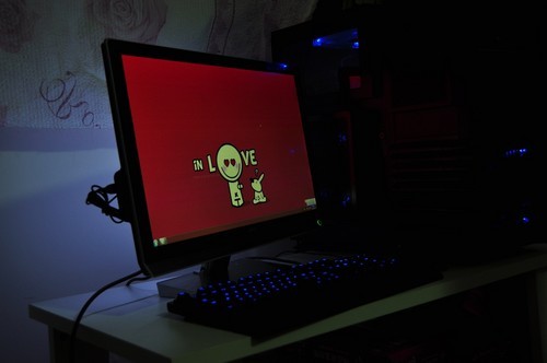 显示器很刺眼_显示器很刺眼_led显示器很刺眼