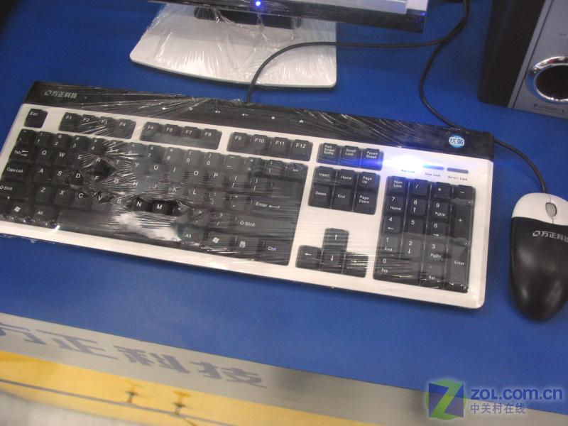 �䡰ͼ��ݡ� 17��˫��Һ��PC��4899ԪͼƬ����,ͼ3-ZOL�йش����ߵ�3��