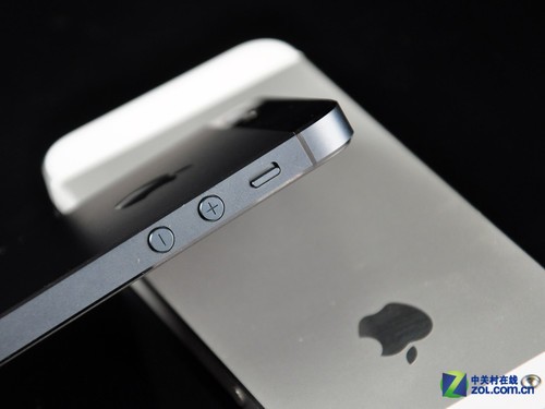 额外配转接头 电信版iPhone 5真机赏析