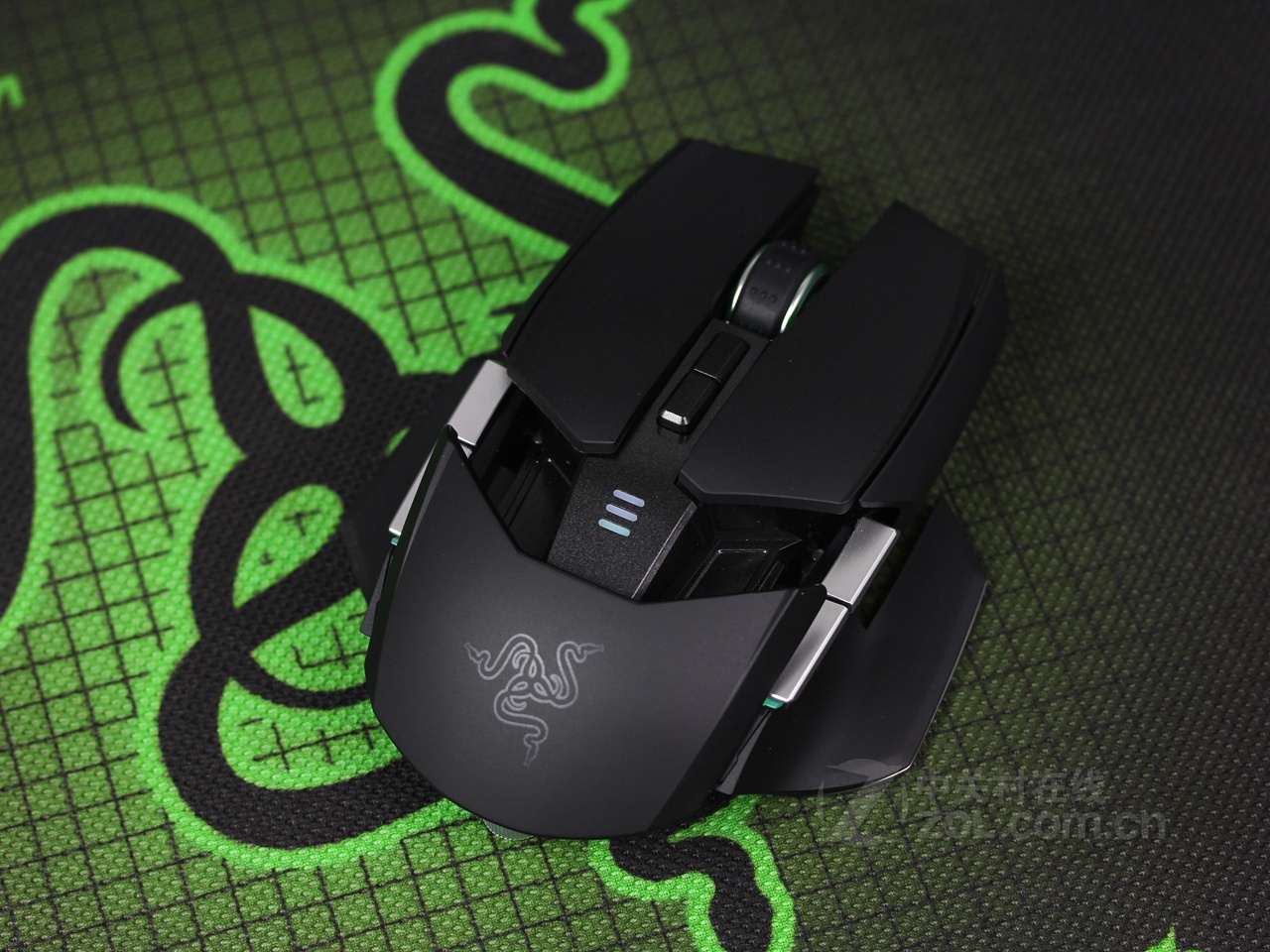 新一代旗舰 razer奥罗波若蛇高清图赏(1/24)