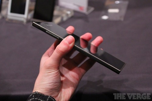 Intel 2GHz双核 5.5英寸联想K900发布