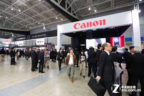 【CP+2013】相机齐上阵 佳能展台概览