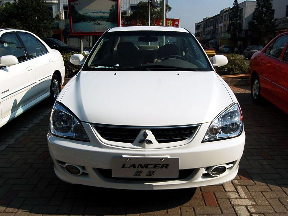 东南三菱蓝瑟1.6 at 豪华型