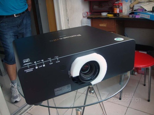 松下 pt-fdw635工程投影机
