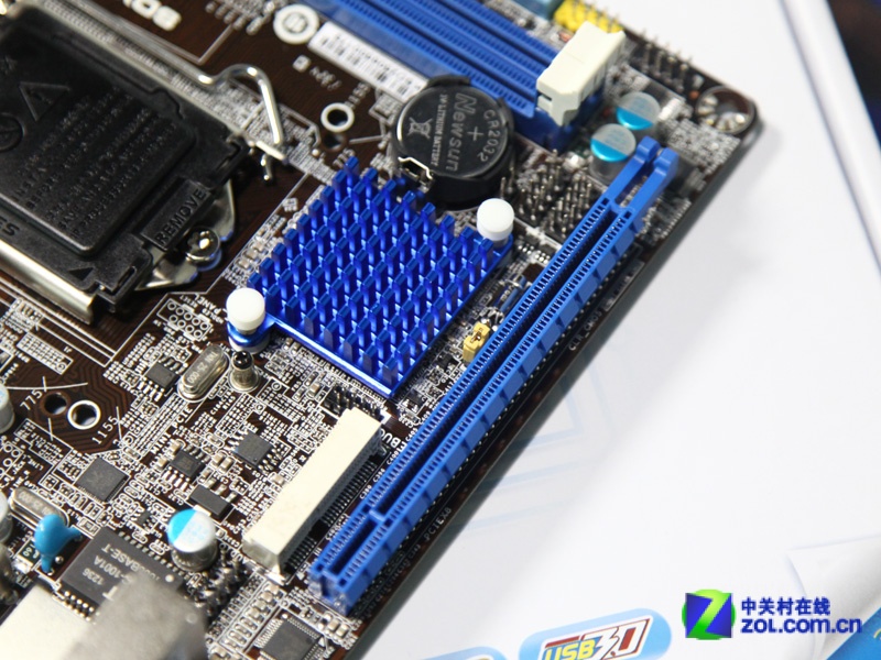 【高清图】 下雨天防雷必备 梅捷b75主板新品上市图4