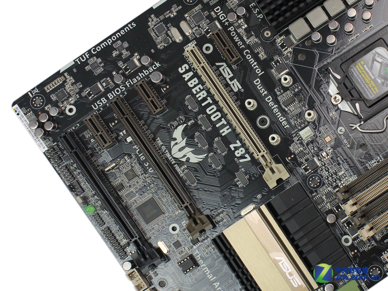 彻底抵御灰尘侵袭 华硕剑齿虎z87美图赏