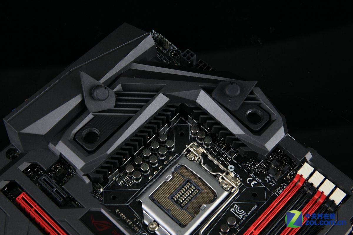 穿上华丽铠甲的rog 华硕m6f主板劲图赏