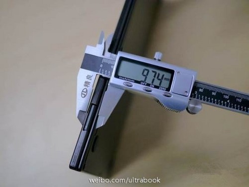 thinkpad超极本厚度仅9.7mm(图片来自新浪微博)