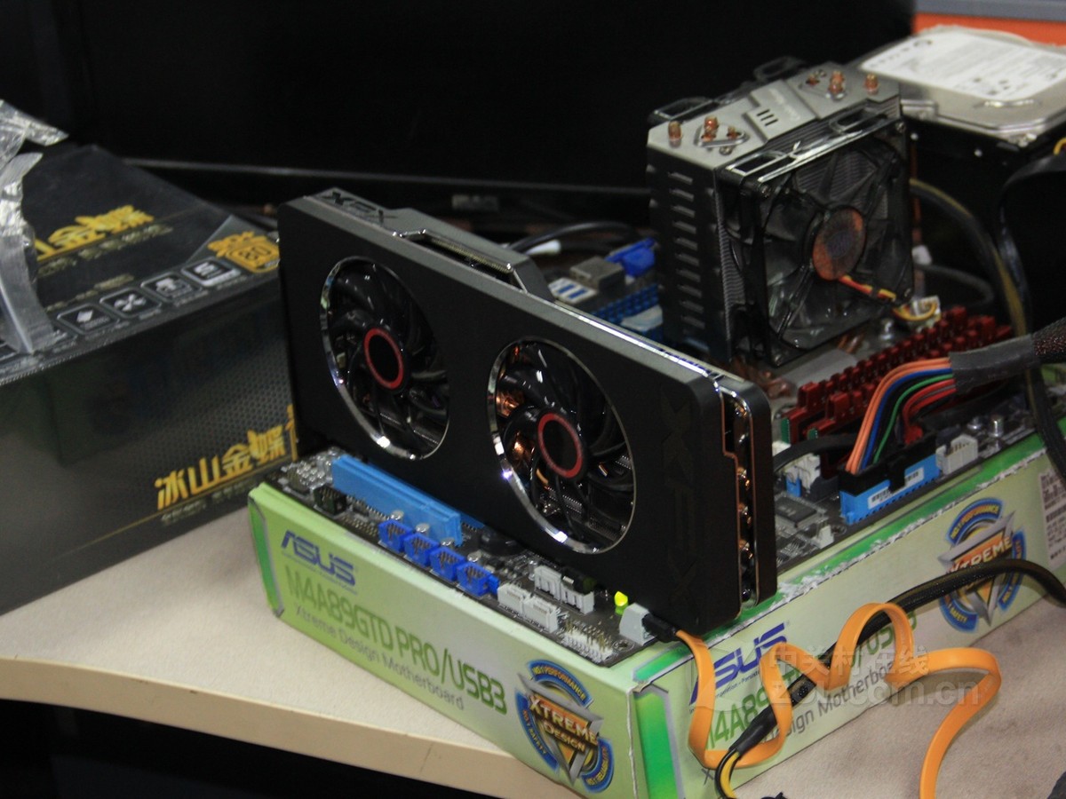 xfx讯景r9-280x 3g黑狼