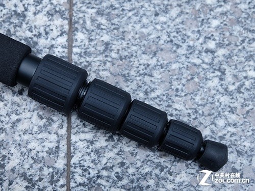 便携小巧好帮手 百诺A0292TB0脚架评测