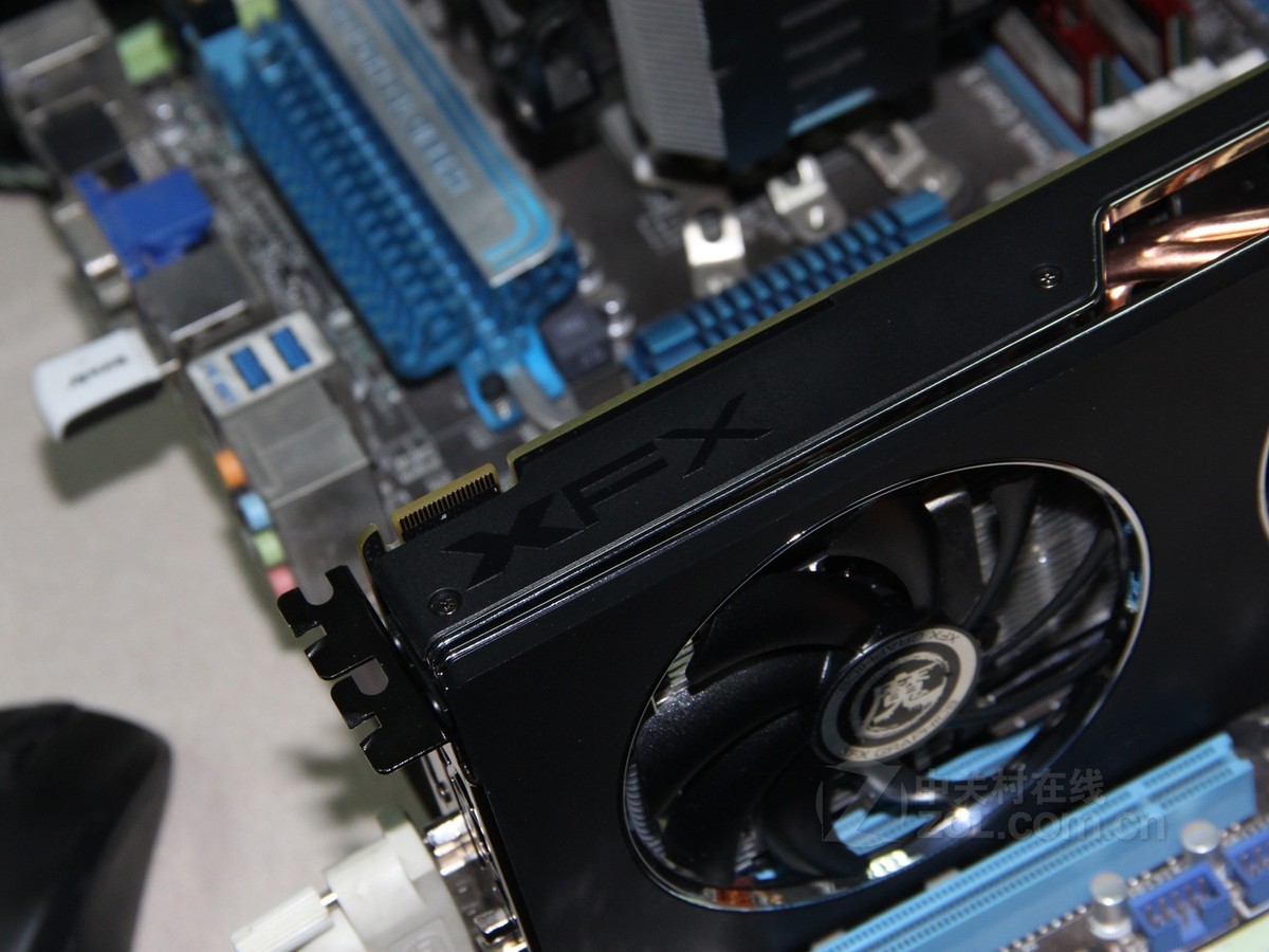 xfx讯景r9 270x魔尊