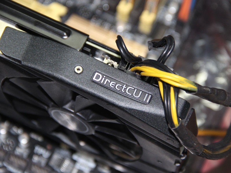 华硕圣骑士R9 290X-DC2OC-4GD5