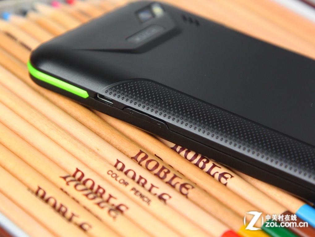 【高清图】 打造极佳操作手感 摩奇g2游戏手机图赏图14