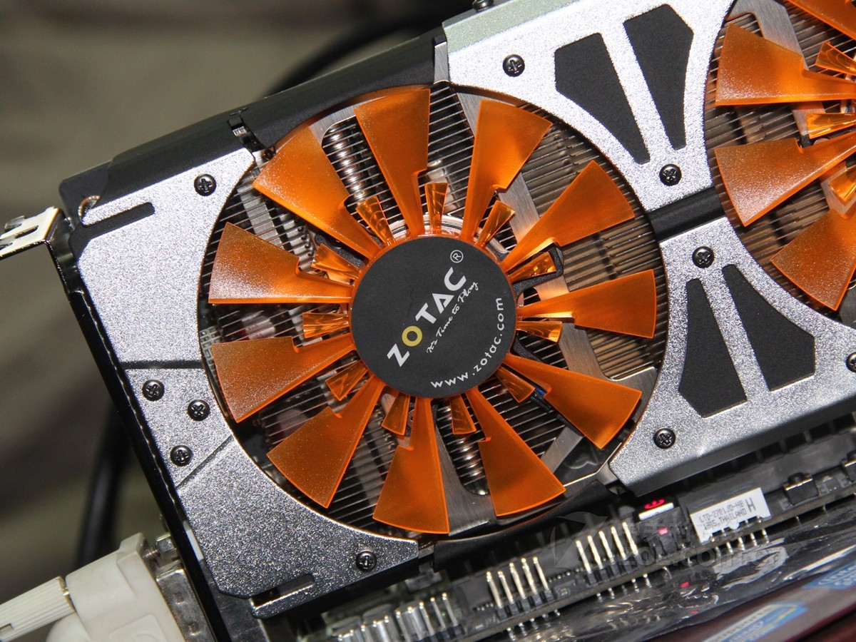 索泰gtx 750ti-2gd5 霹雳版 ha