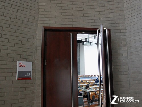 中西合璧 探秘北大教室投影设备系列2