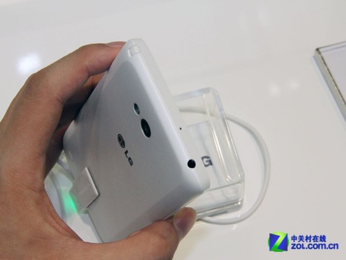 ���ذ�׿4.4 KitKat �»�LG L80���ع� 