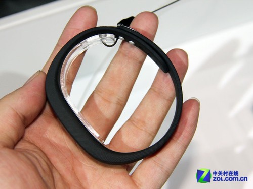 多彩自由时尚百搭索尼智能手环抢先看