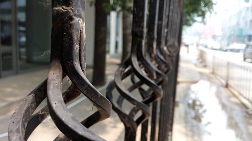 超高屏占比+仿皮后盖 飞利浦I928全面评测