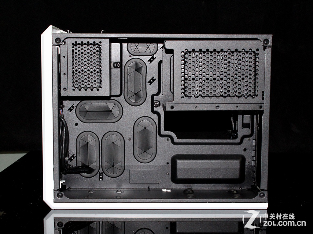模块化dtx架构 海盗船air240机箱评测 (18/31)